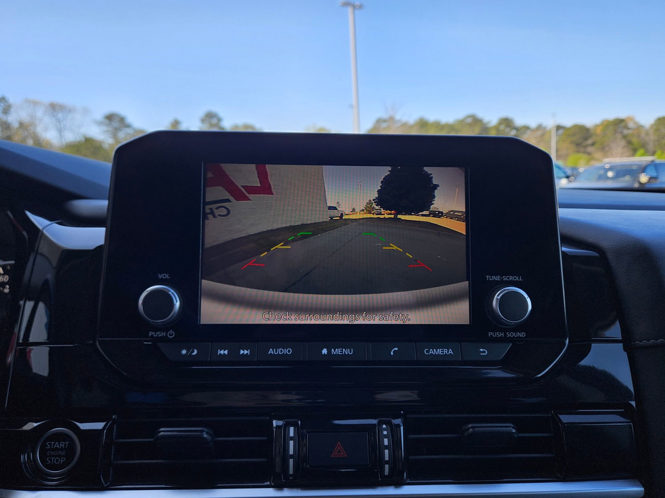 Used 2024 Nissan Pathfinder SV image 33