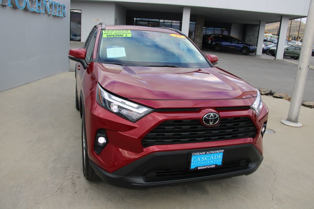 Used 2025 Toyota RAV4 XLE Premium image 10