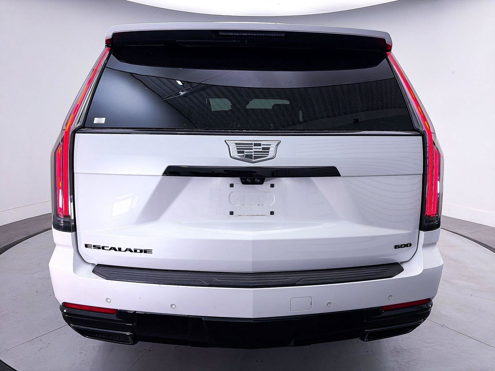 Used 2025 Cadillac Escalade ESV Sport AWD/4WD image 17
