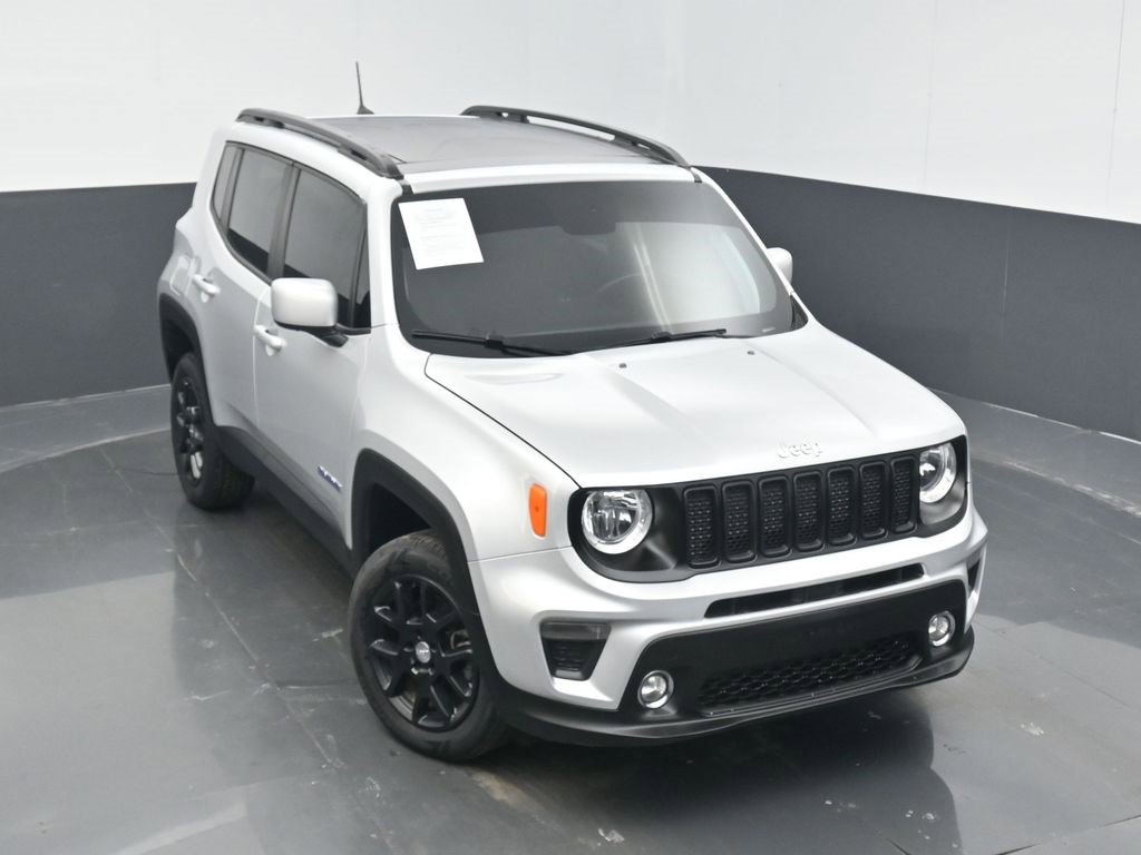 Certified 2020 Jeep Renegade Latitude w/ Cold Weather Group image 38