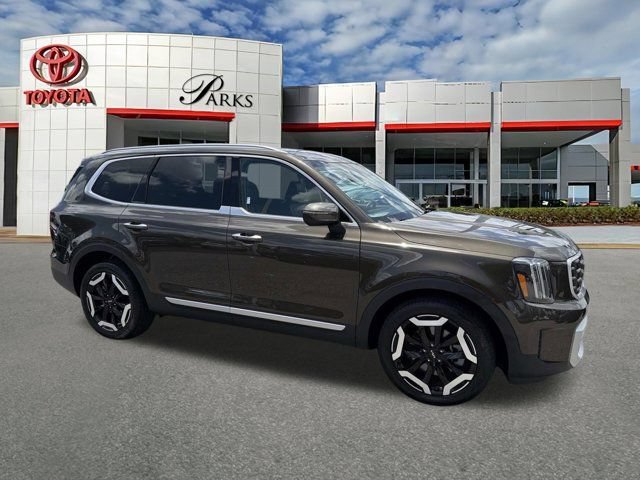 Used 2025 Kia Telluride S AWD/4WD image 1