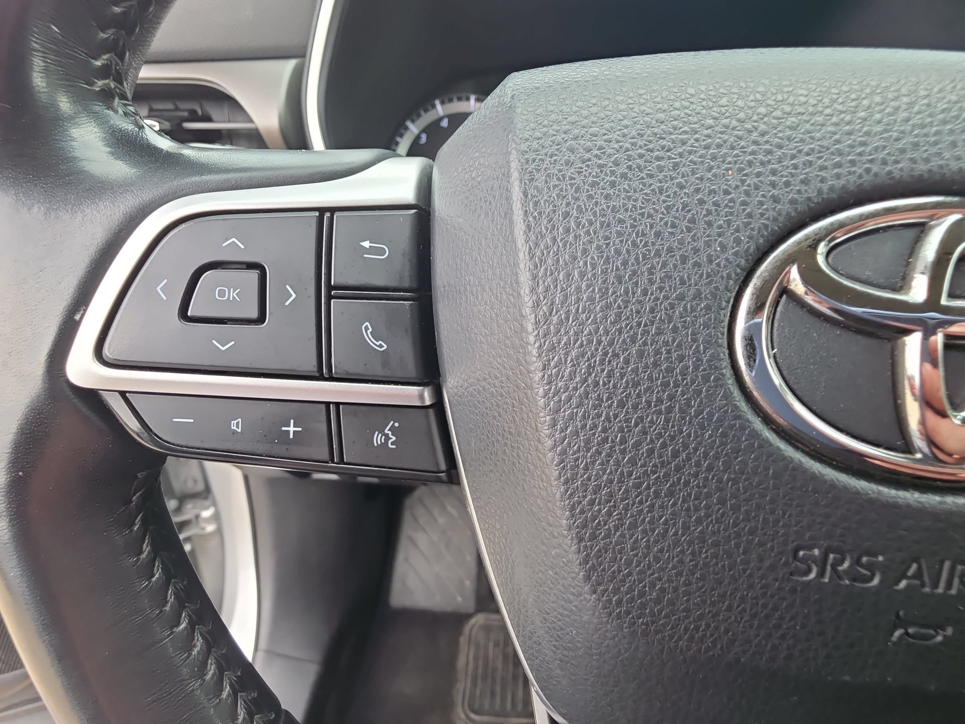 Used 2022 Toyota Highlander XLE AWD/4WD image 17