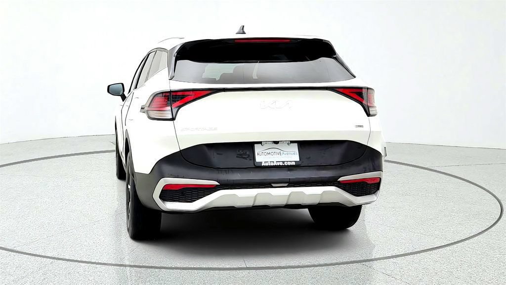 Used 2023 Kia Sportage LX AWD/4WD image 6