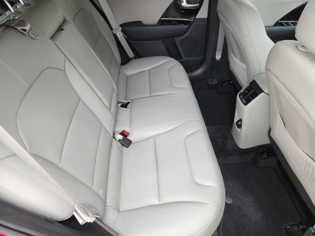 Used 2018 Kia Niro Touring FWD image 32
