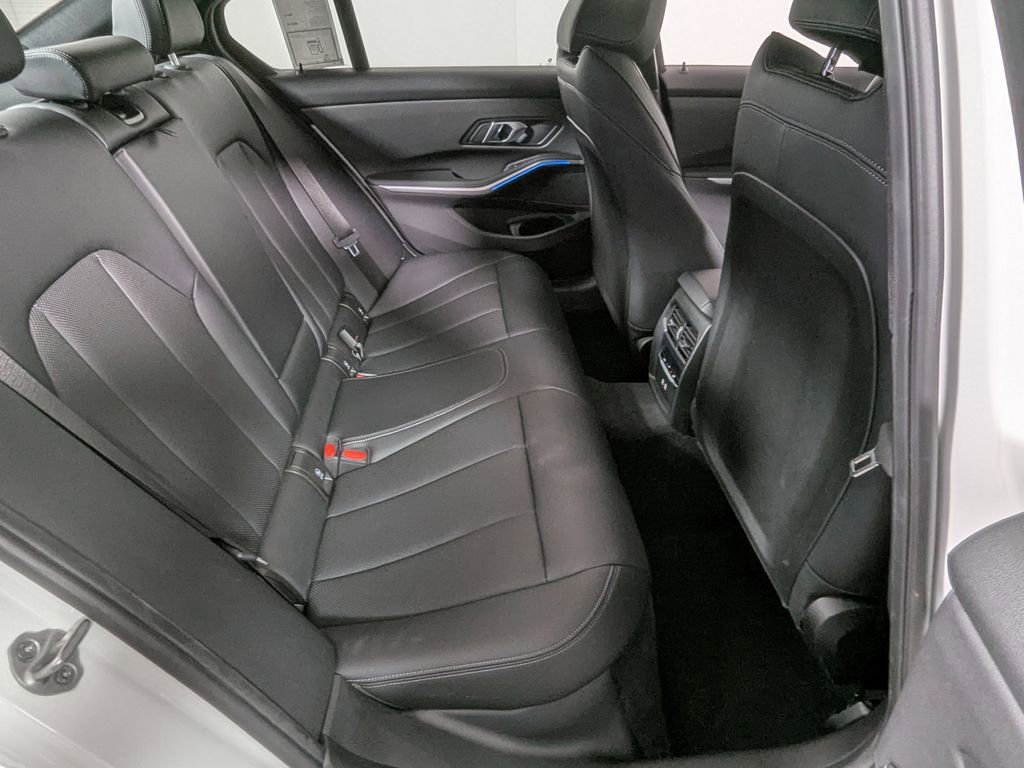 Used 2025 BMW 330i xDrive Sedan w/ Convenience Package image 36