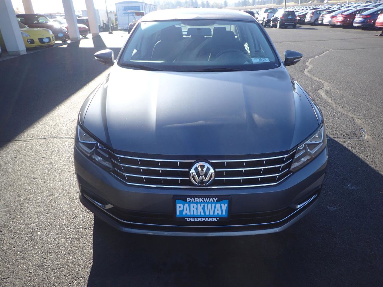 Used 2017 Volkswagen Passat 1.8T S FWD image 8