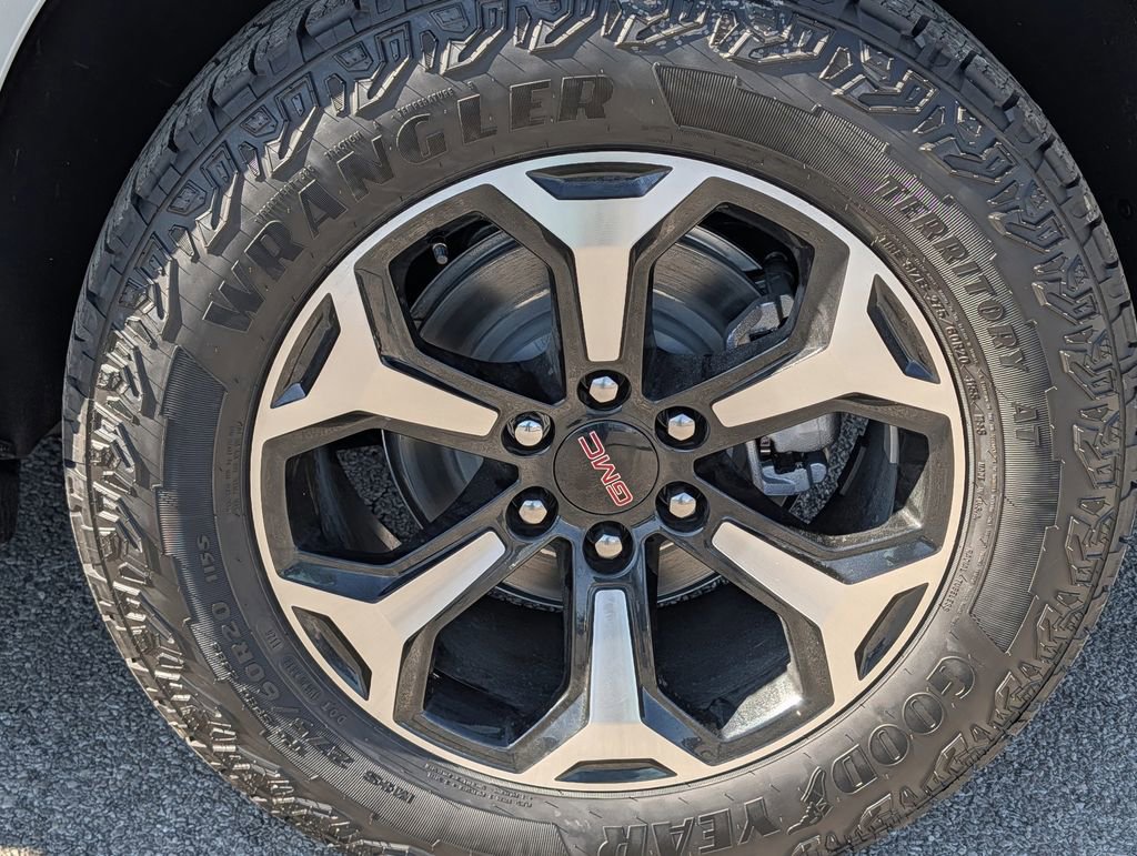 New 2026 GMC Yukon AT4 image 9