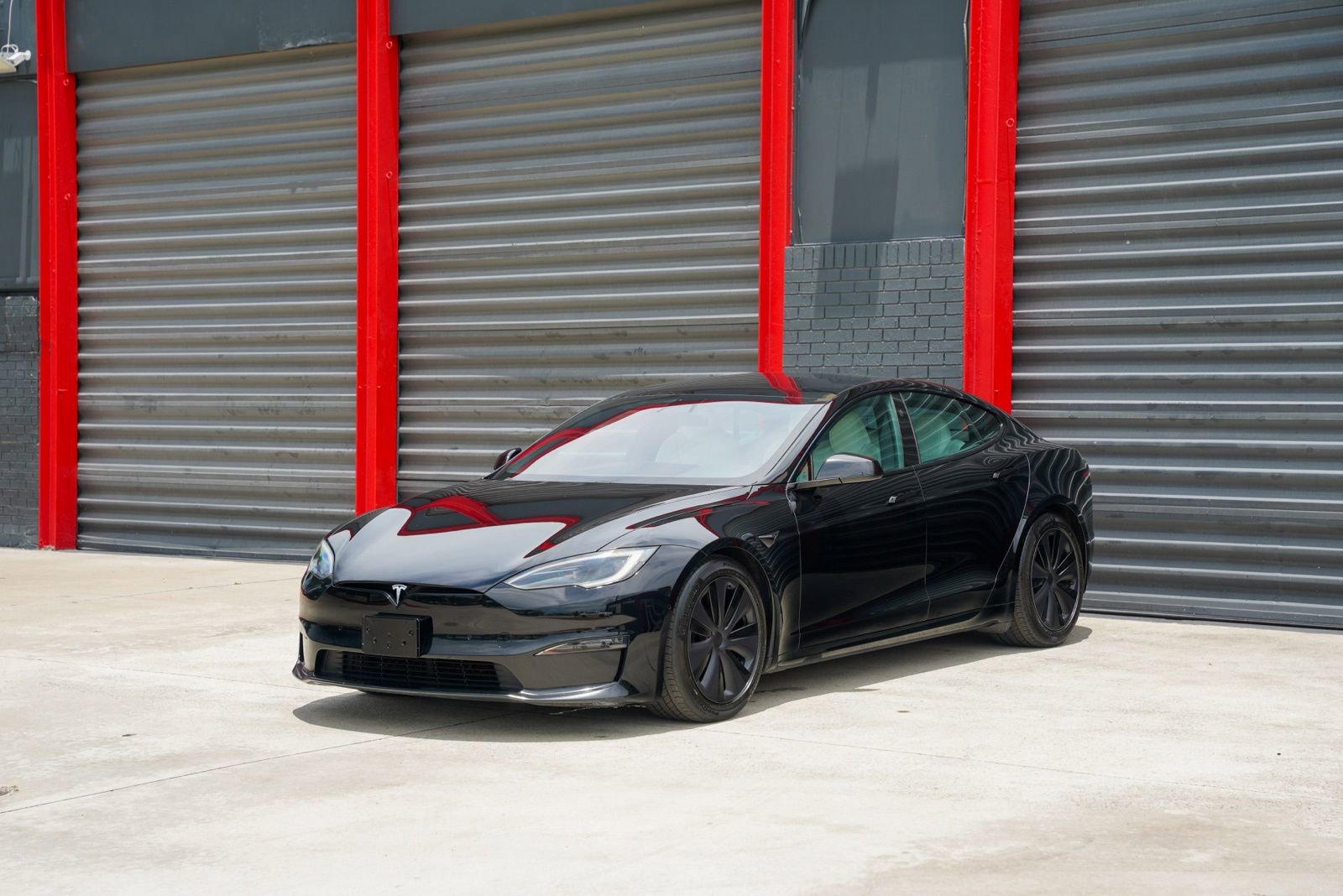 Used 2023 Tesla Model S AWD/4WD image 1