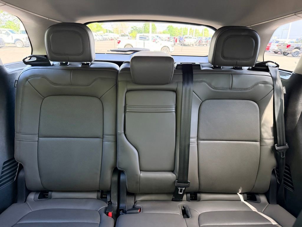 Used 2025 Lincoln Corsair Reserve w/ Jet Appearance Package FWD image 16
