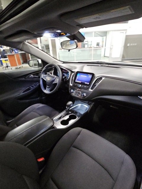 Used 2021 Chevrolet Malibu LT image 36