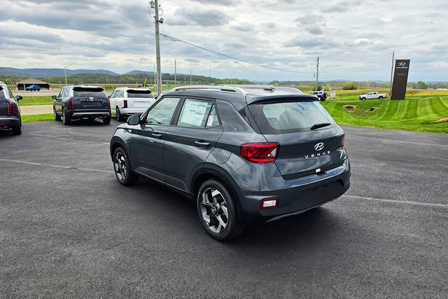 New 2026 Hyundai Venue SEL FWD image 5