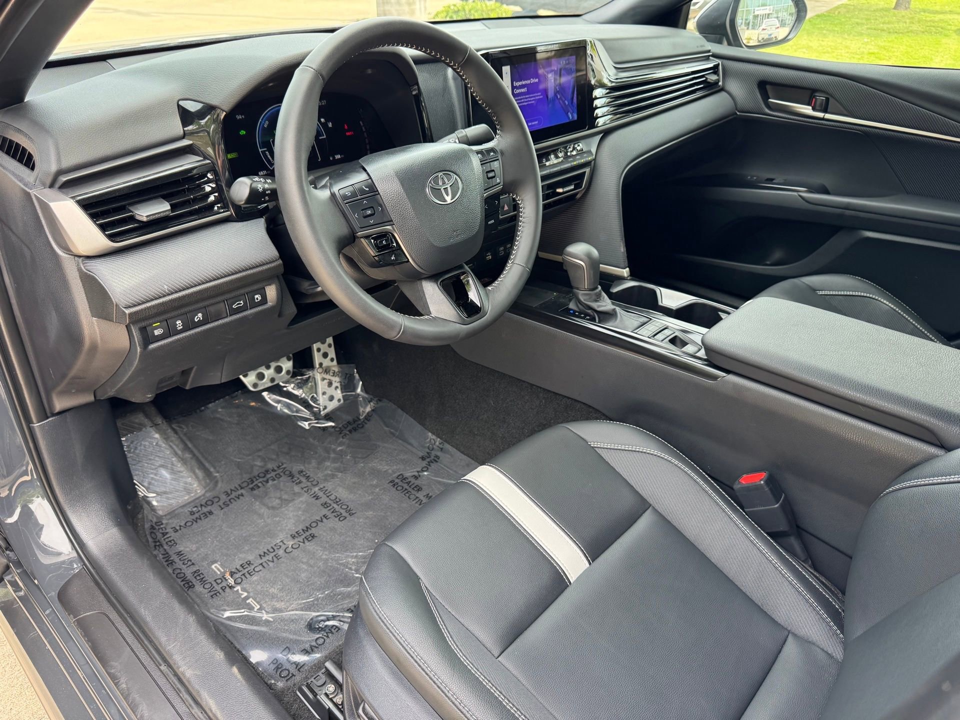 Used 2026 Toyota Camry SE FWD image 11