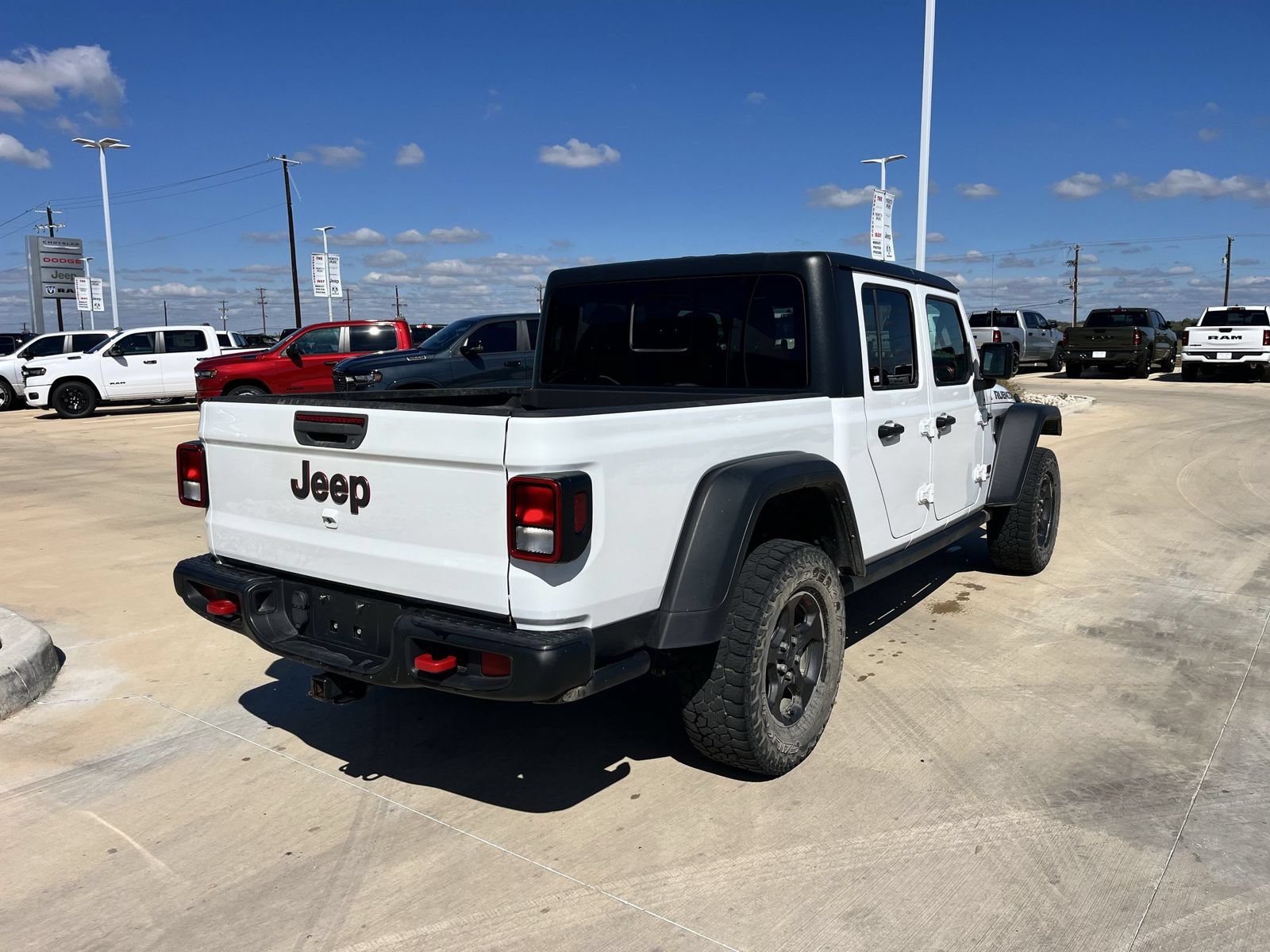 Used 2021 Jeep Gladiator Rubicon AWD/4WD image 3