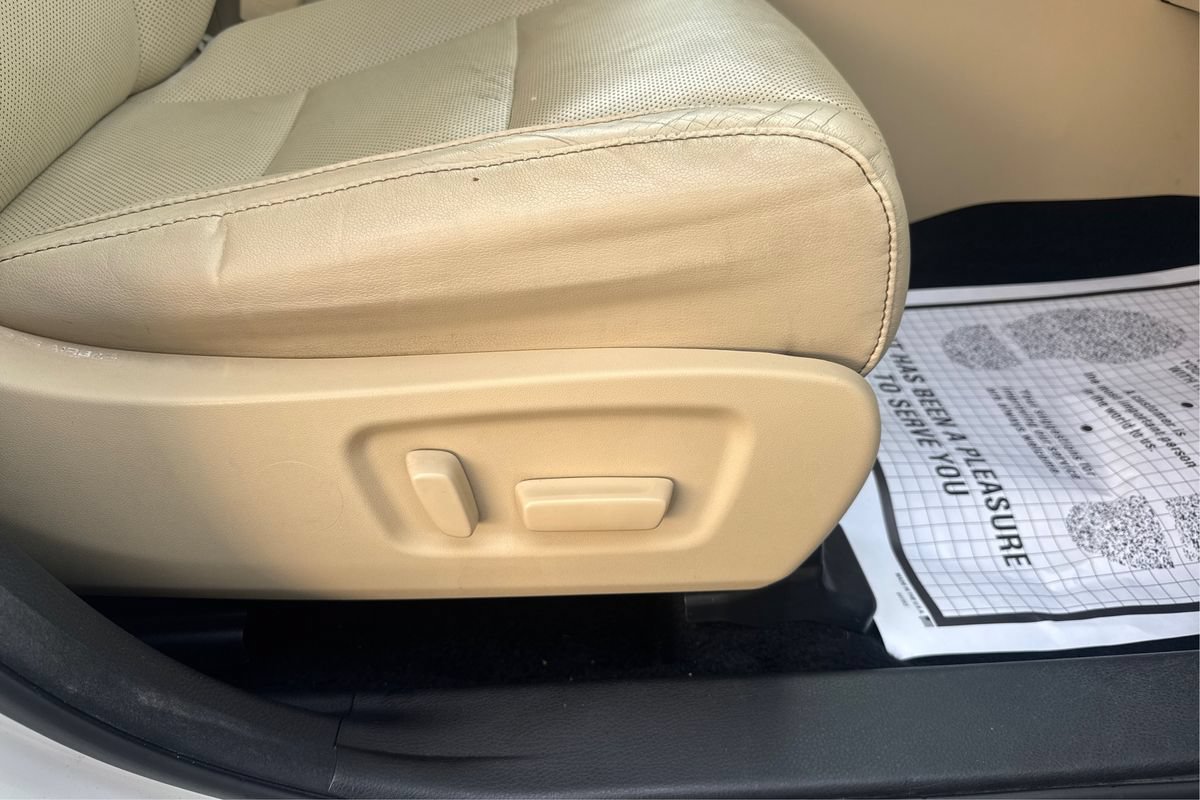 Used 2014 Toyota Highlander Limited FWD image 40