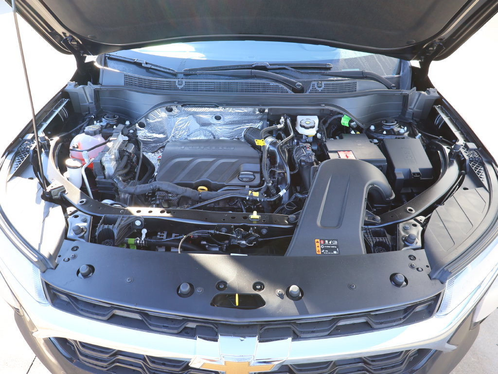 New 2026 Chevrolet Trax LT w/ Driver Confidence Package FWD image 37