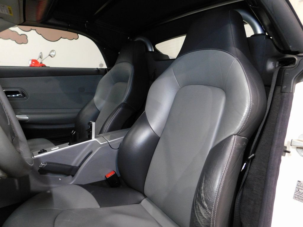 Used 2005 Chrysler Crossfire Limited RWD image 59
