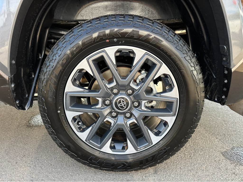 Used 2022 Toyota Tundra Limited AWD/4WD image 14