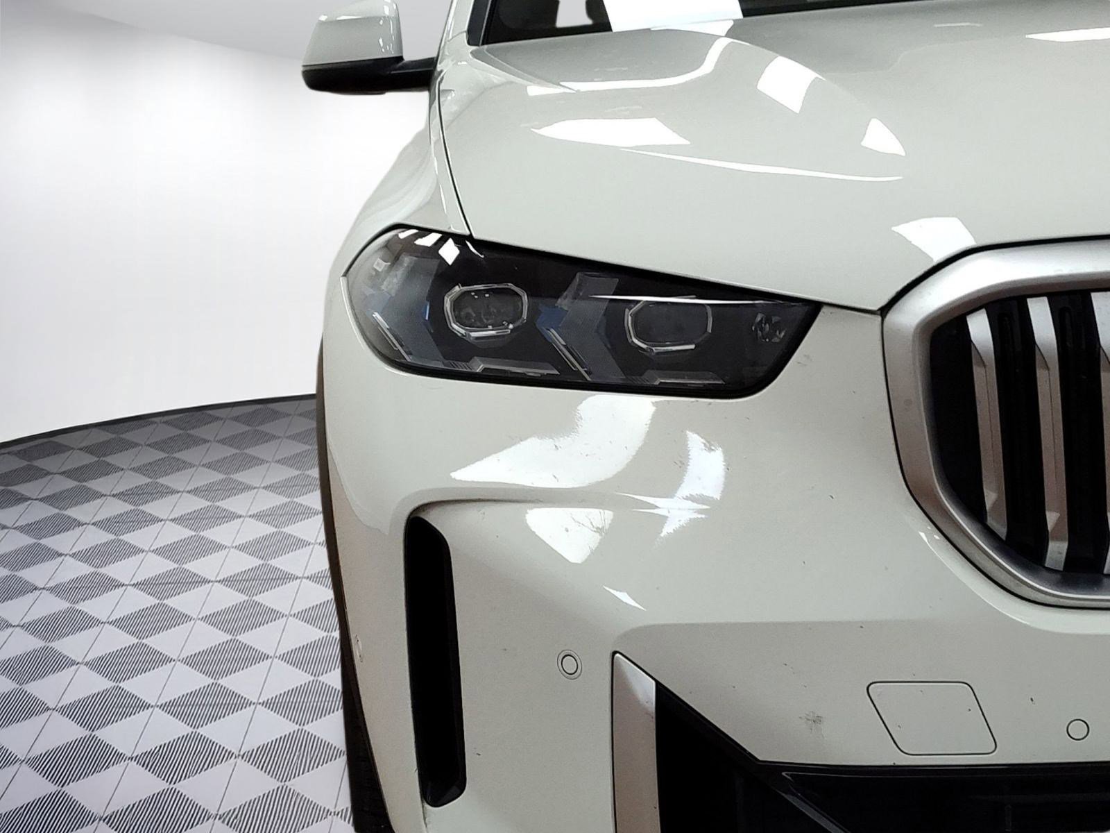 Used 2025 BMW X5 xDrive50e w/ Parking Assistance Package image 10