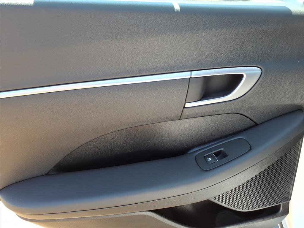 Certified 2025 Hyundai Sonata SE FWD image 10
