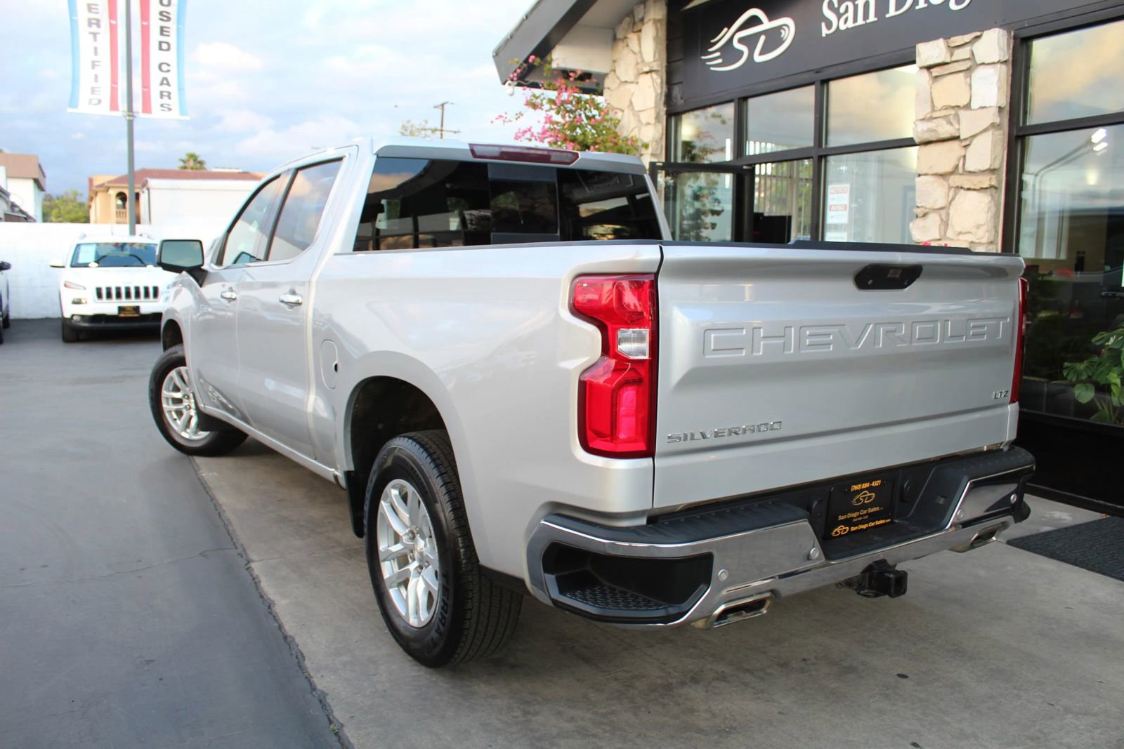 Used 2019 Chevrolet Silverado 1500 LTZ w/ LTZ Plus Package AWD/4WD image 3