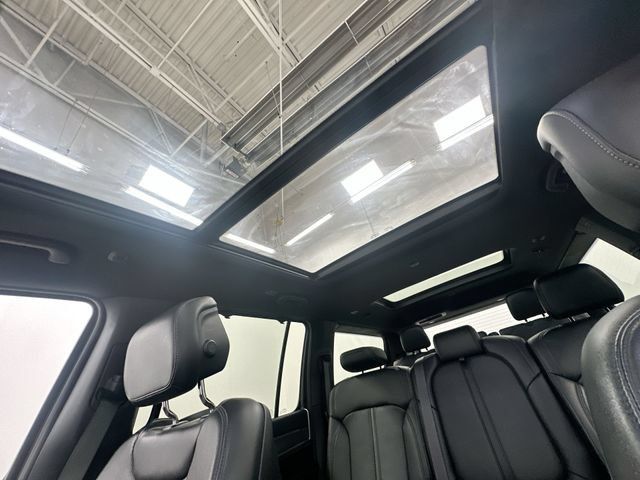 Used 2025 Jeep Wagoneer 4WD w/ Convenience Group I image 17