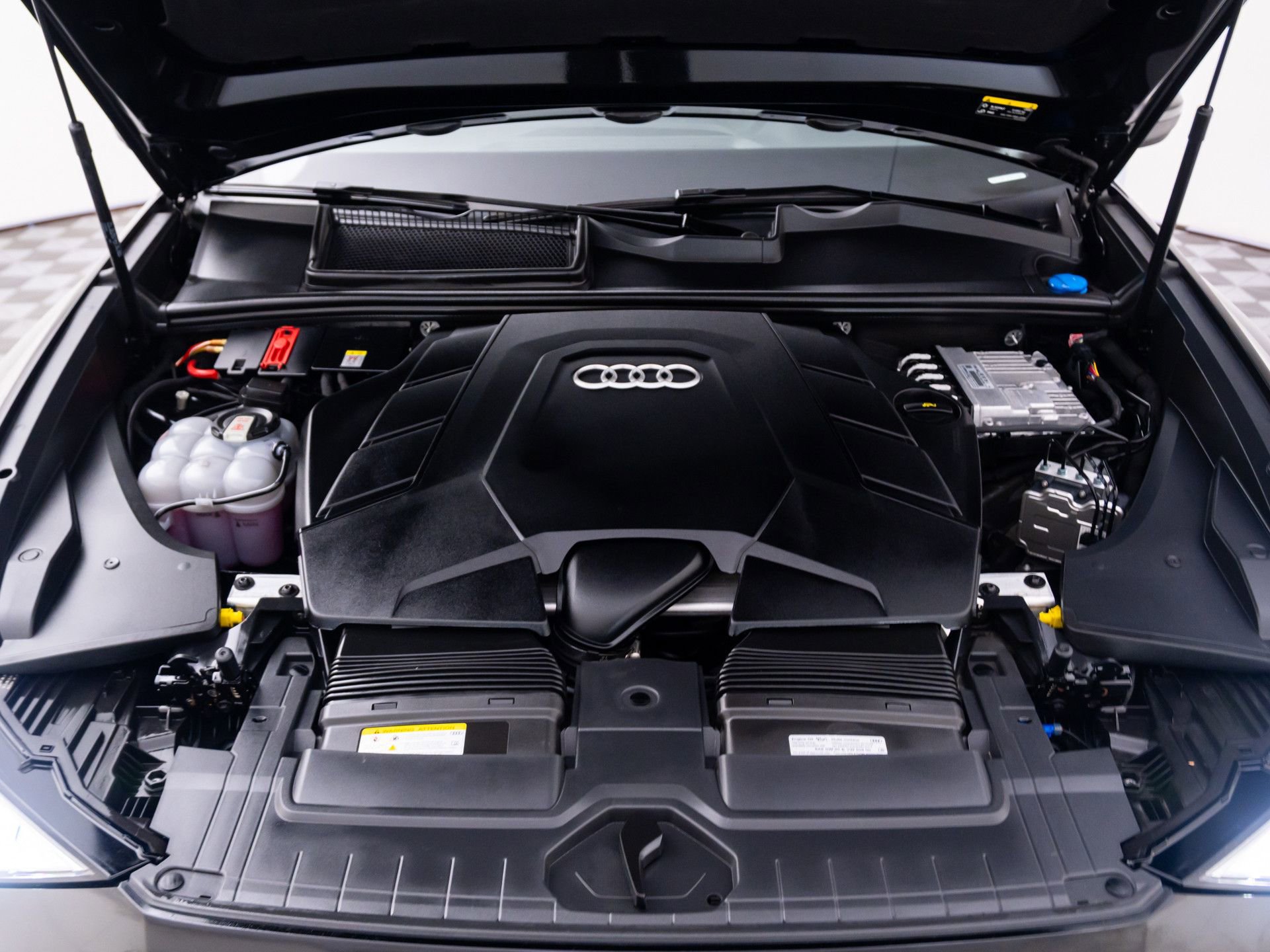 Used 2023 Audi Q8 Premium Plus image 28