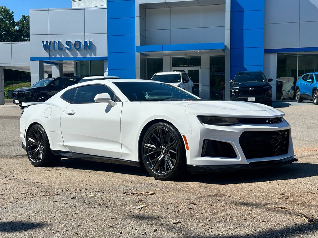 Used 2019 Chevrolet Camaro ZL1 RWD image 1