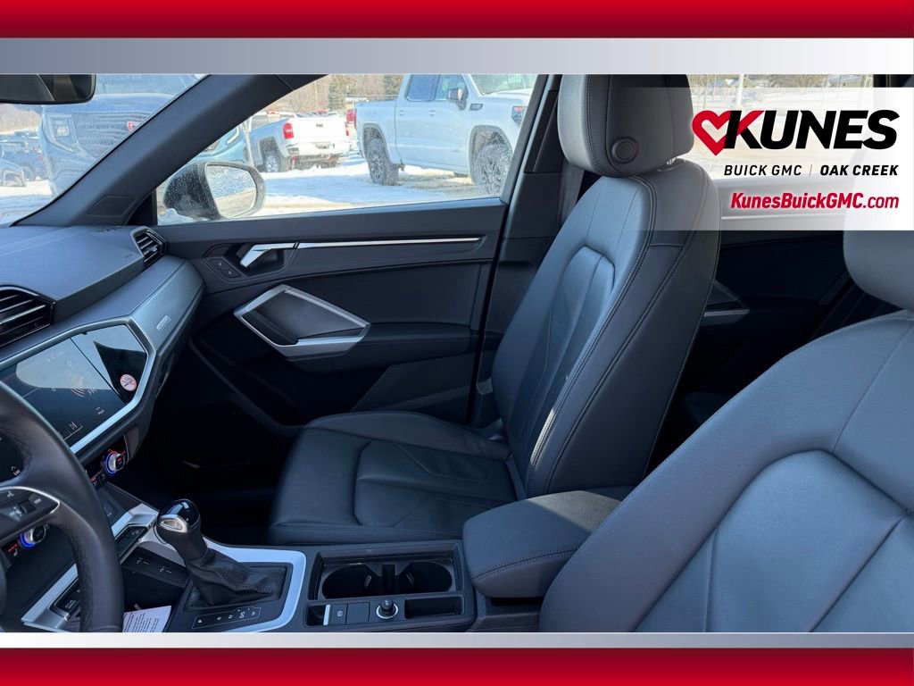 Used 2025 Audi Q3 2.0T Premium image 10