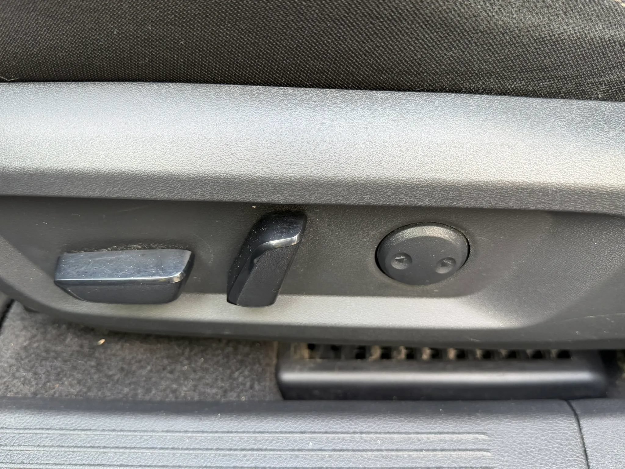 Used 2022 Nissan Rogue SV FWD image 24