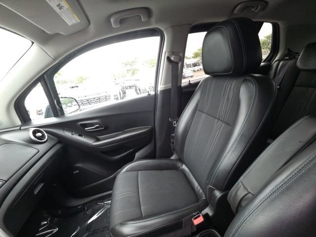 Used 2016 Chevrolet Trax LT w/ LT Sun and Sound Package AWD/4WD image 26