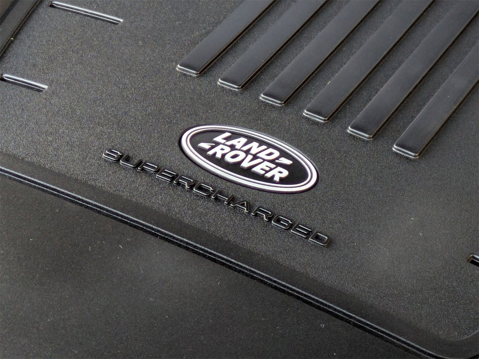 Used 2020 Land Rover Range Rover Velar R-Dynamic S image 24