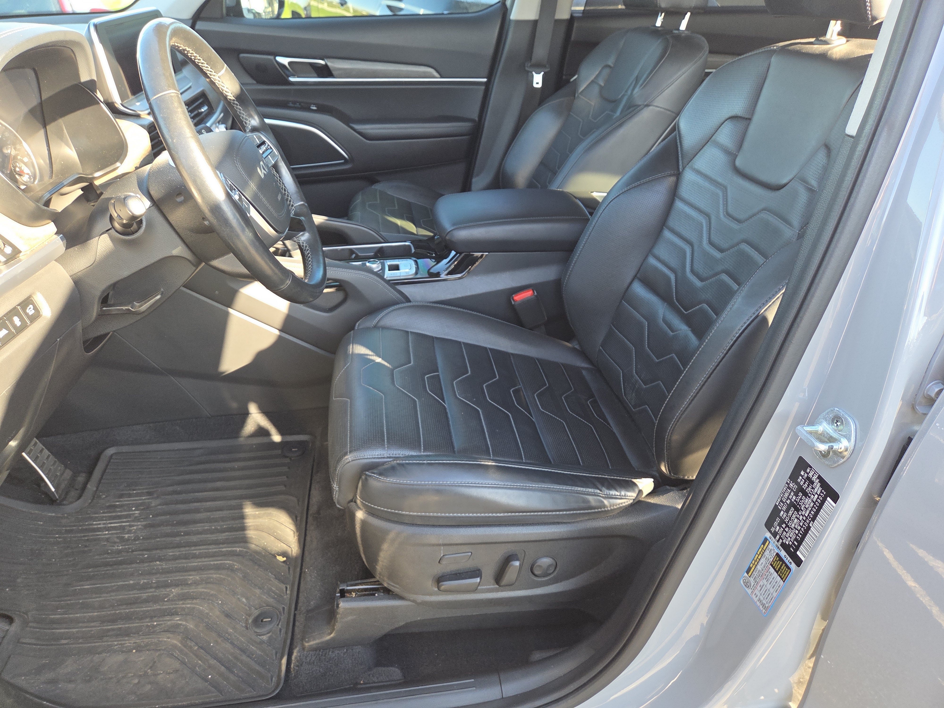 Used 2022 Kia Telluride SX w/ SX Prestige Package AWD/4WD image 17