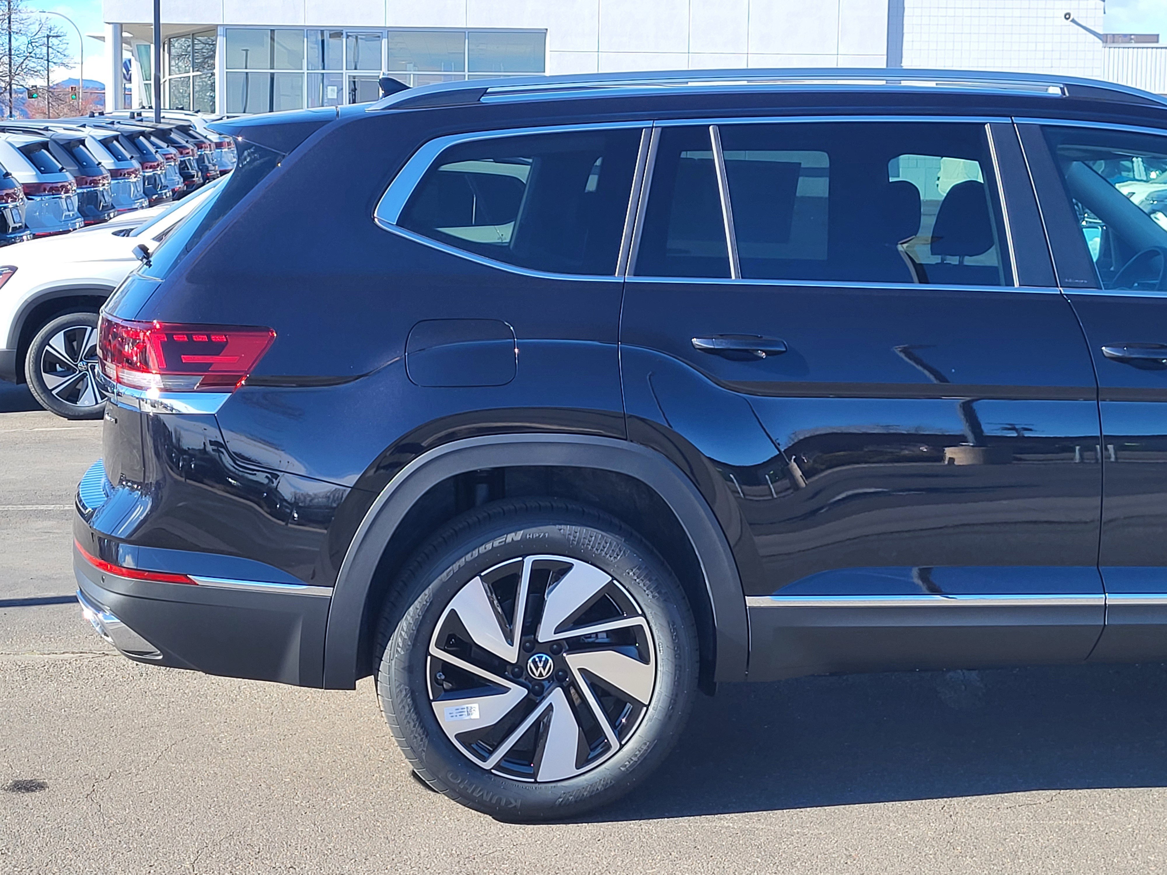 New 2026 Volkswagen Atlas SEL image 6