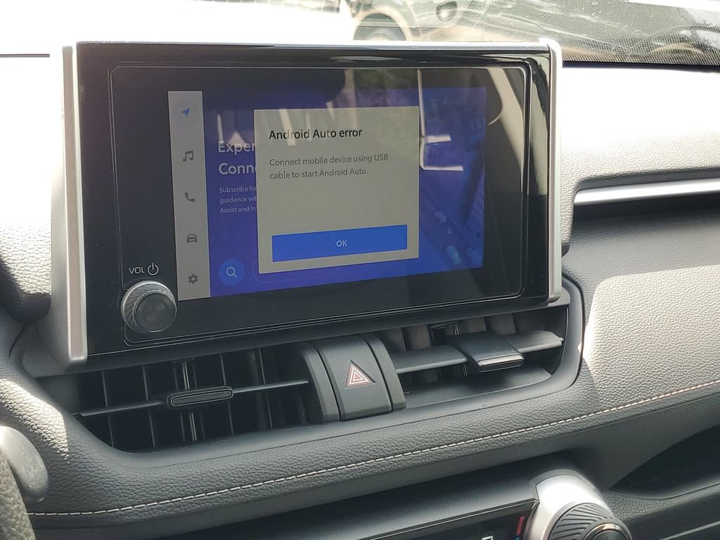 Used 2025 Toyota RAV4 XLE FWD image 19