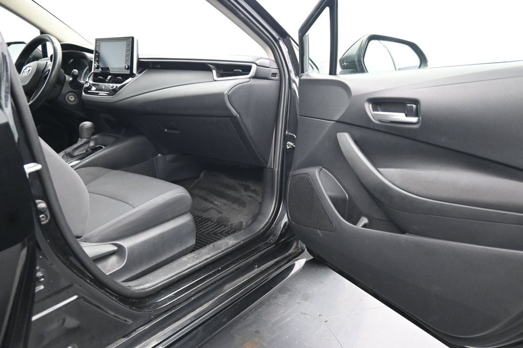 Used 2020 Toyota Corolla LE FWD image 12