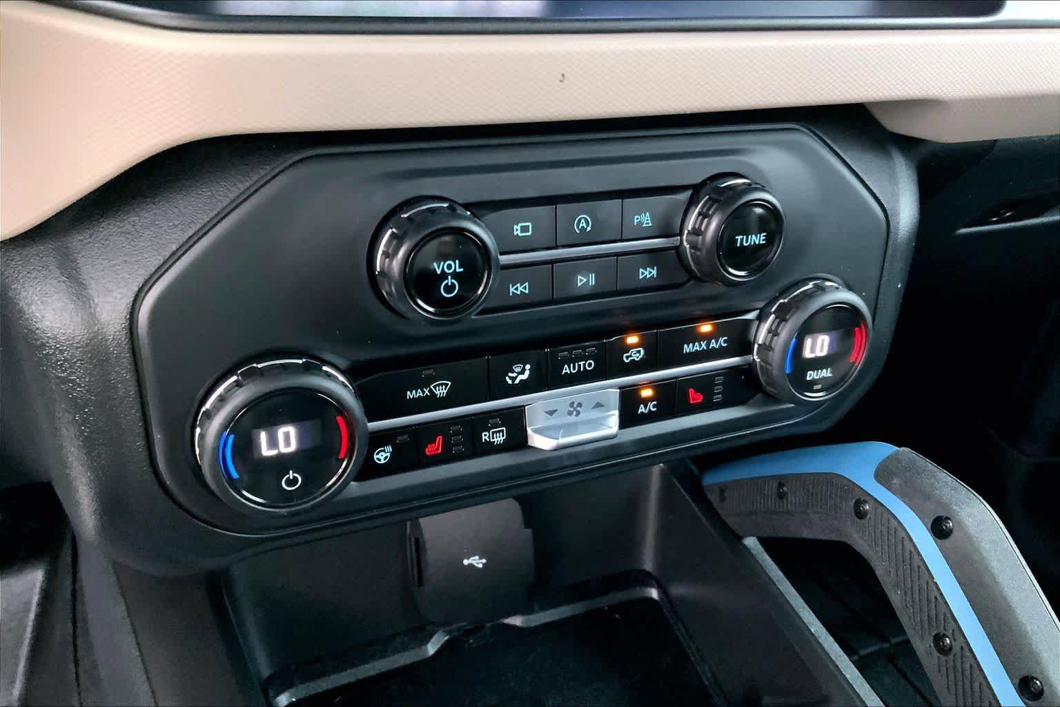 Used 2023 Ford Bronco Wildtrak AWD/4WD image 29