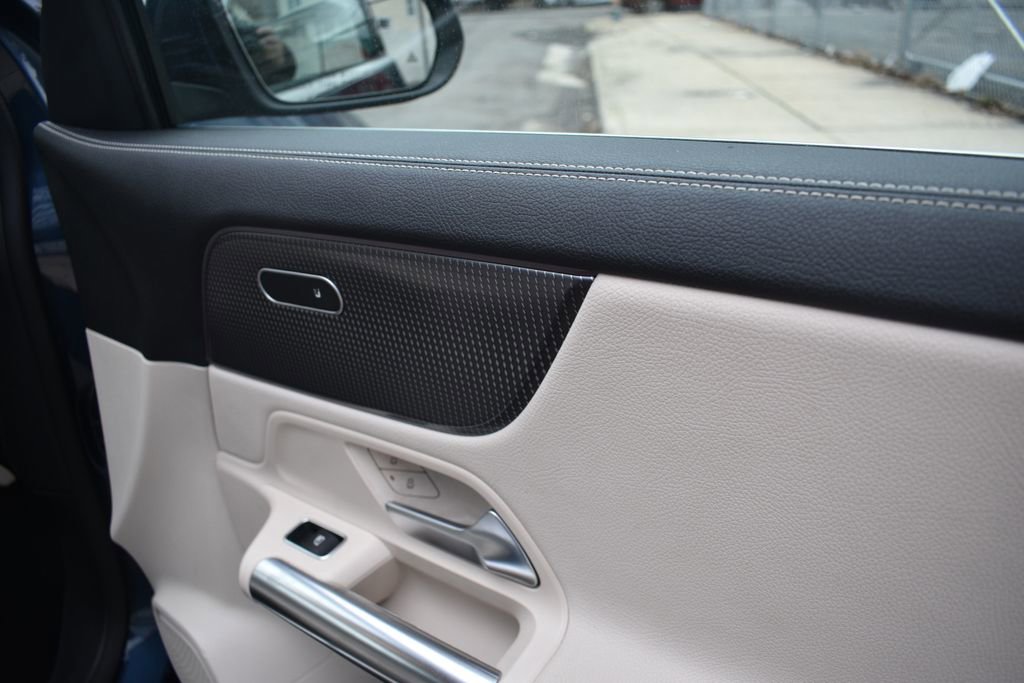 Used 2022 Mercedes-Benz GLA 250 w/ Premium Package Lite image 21