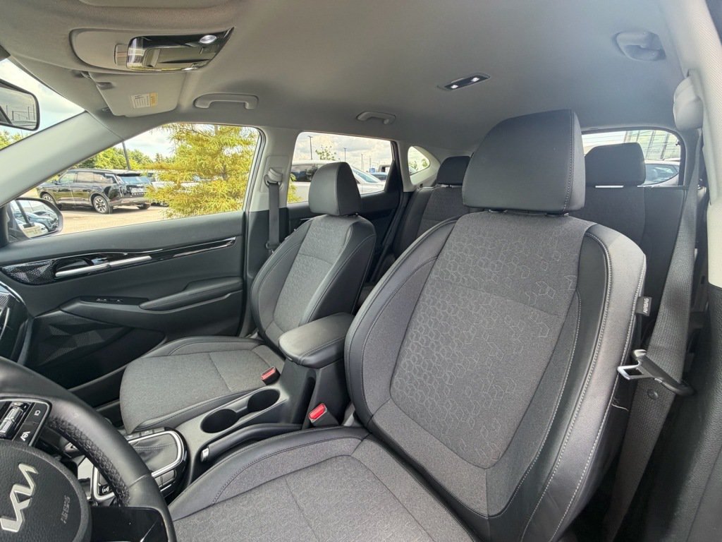 Used 2024 Kia Seltos S AWD/4WD image 11