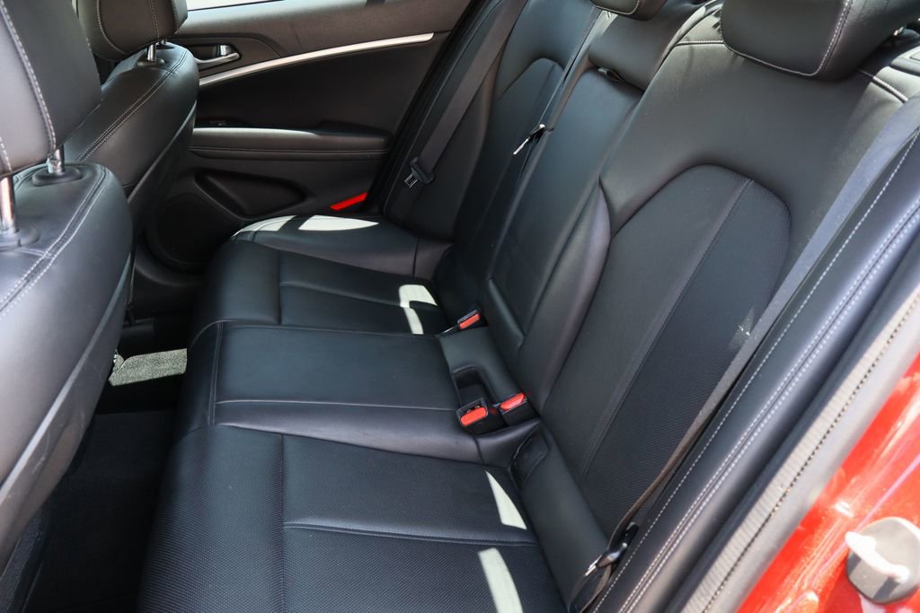 Used 2022 Genesis G70 2.0T image 22