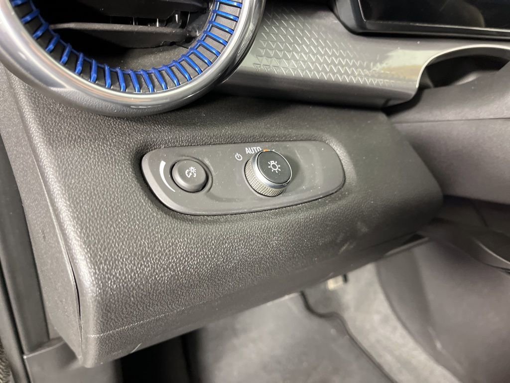 Certified 2025 Chevrolet Trax LT image 27