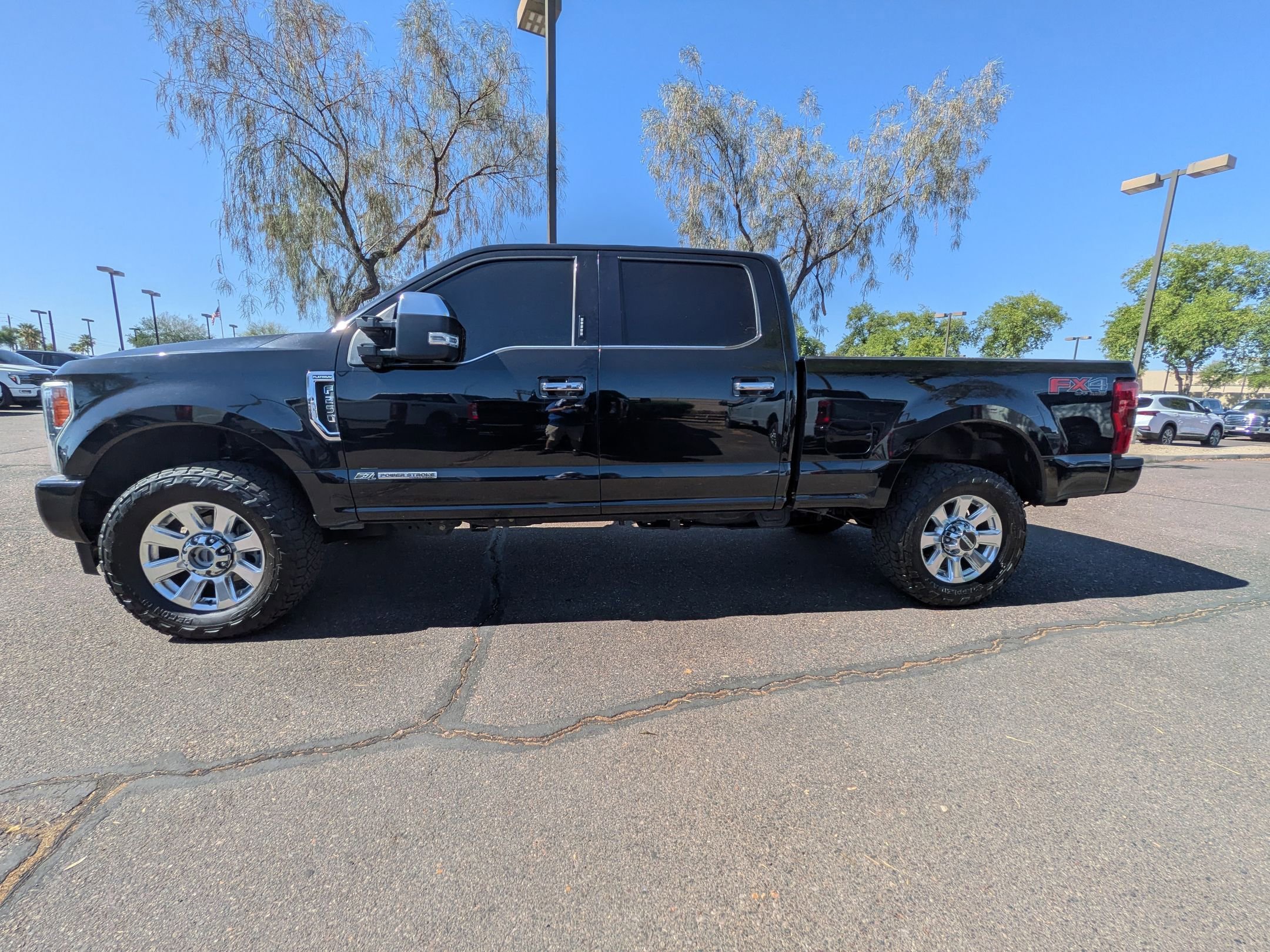 Used 2019 Ford F250 Platinum w/ Platinum Ultimate Package AWD/4WD image 9