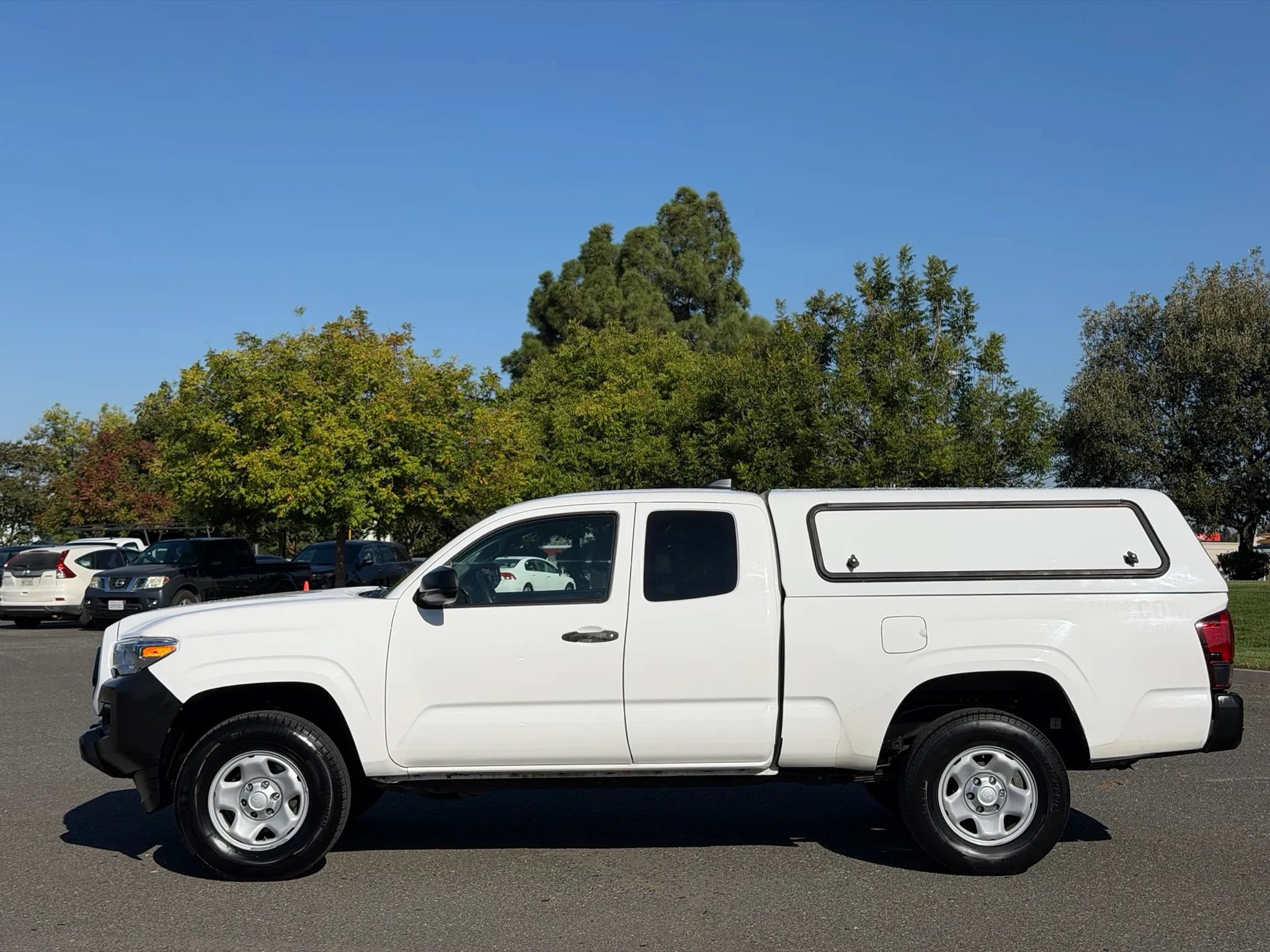 Used 2022 Toyota Tacoma SR RWD image 2