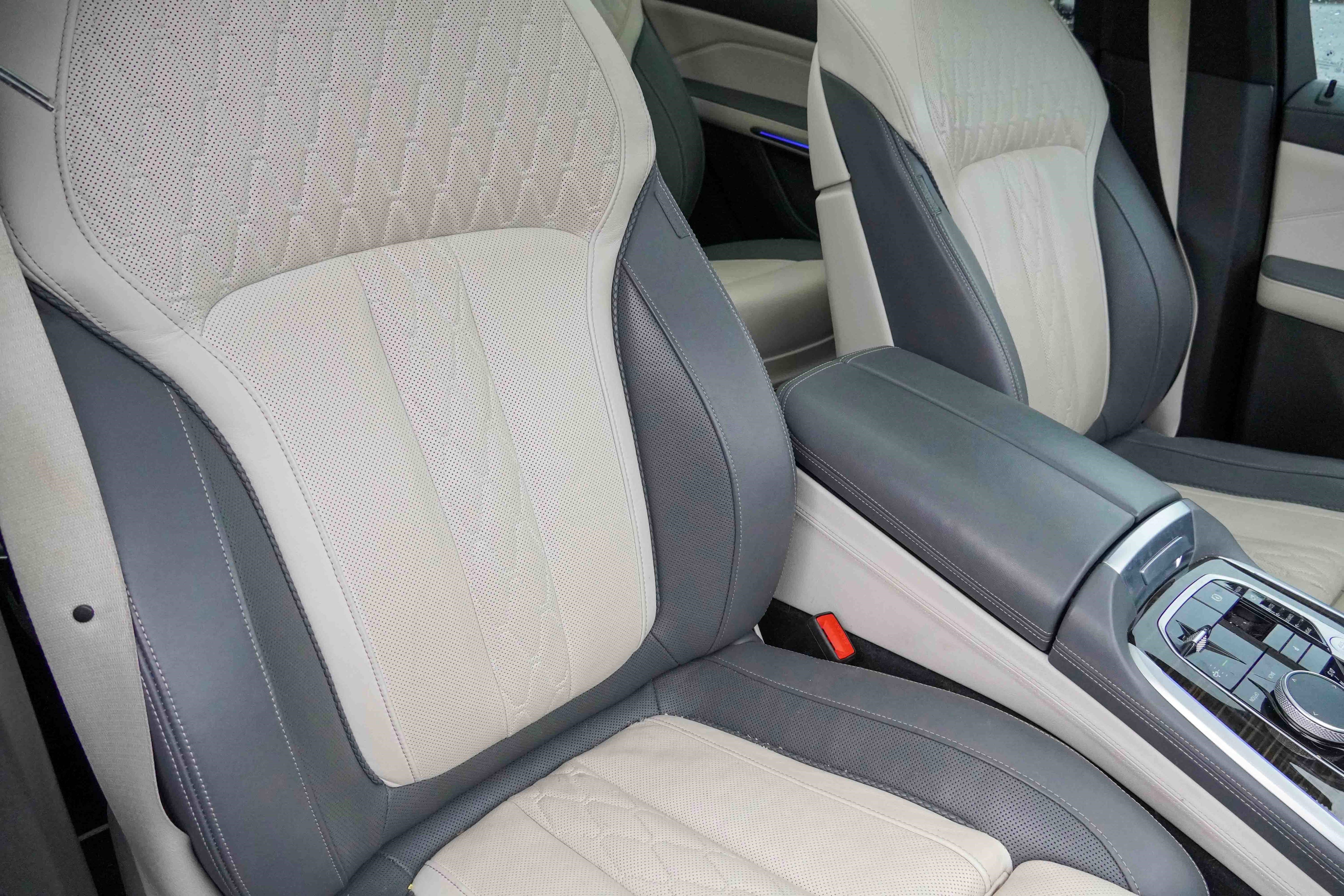 Certified 2023 BMW X7 xDrive40i w/ M Sport Package image 13