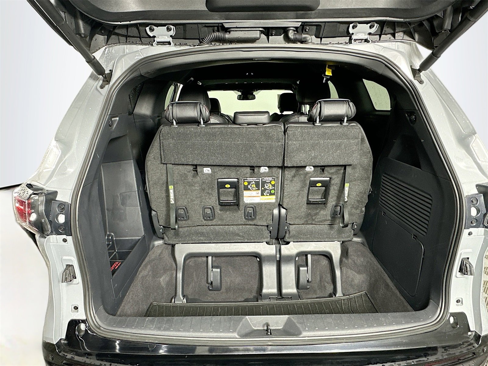 Certified 2025 Toyota Sienna XSE image 27