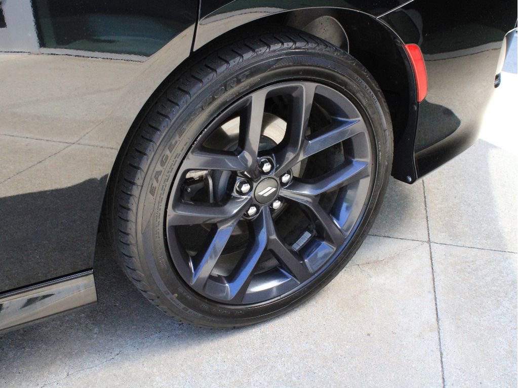 Used 2020 Dodge Charger R/T w/ Blacktop Package RWD image 39