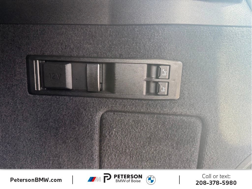 Used 2024 BMW iX xDrive50 w/ Convenience Package AWD/4WD image 10