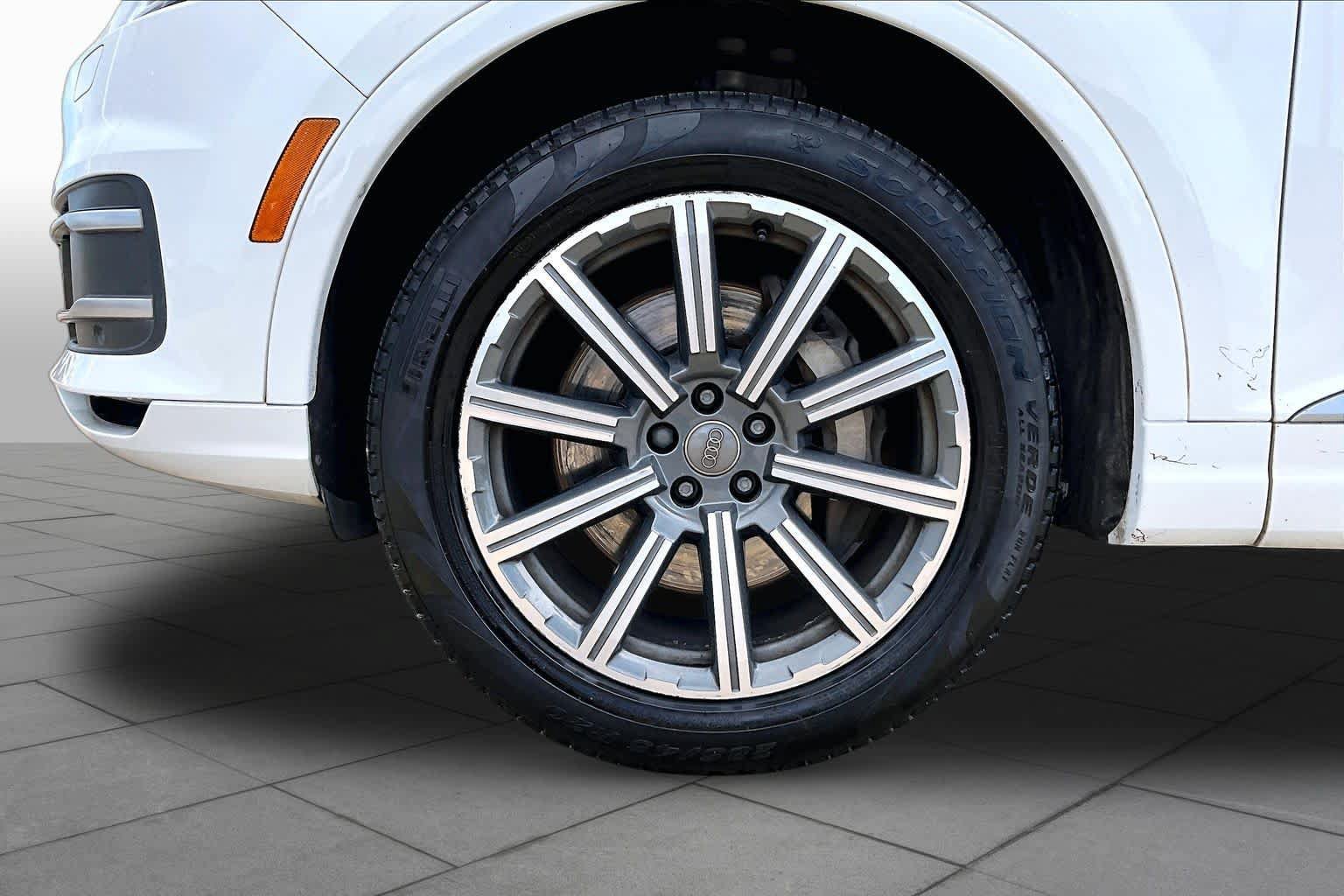 Used 2018 Audi Q7 3.0T Premium AWD/4WD image 11