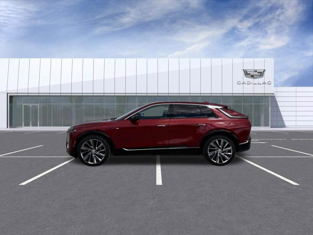 Used 2024 Cadillac Lyriq Luxury w/ LPO, Floor Liner Package AWD/4WD image 5