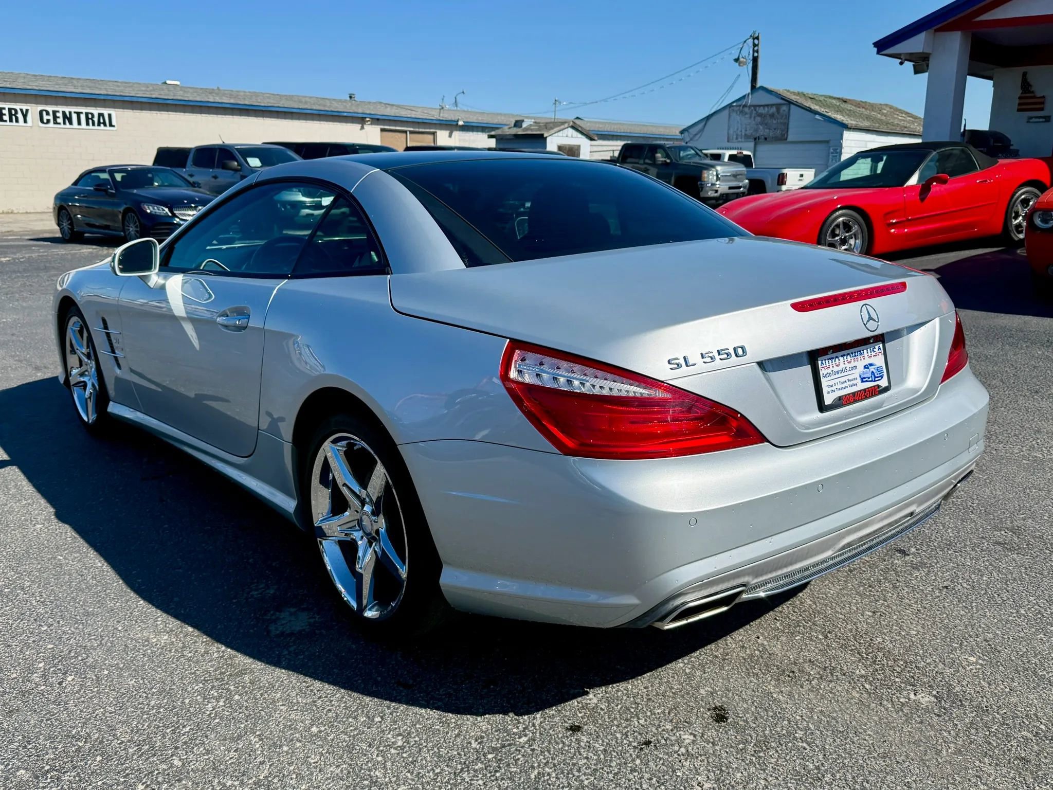 Used 2013 Mercedes-Benz SL 550 image 3