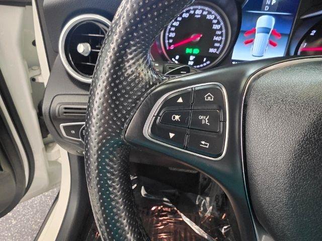 Used 2019 Mercedes-Benz GLC 300 4MATIC w/ Premium Package image 11